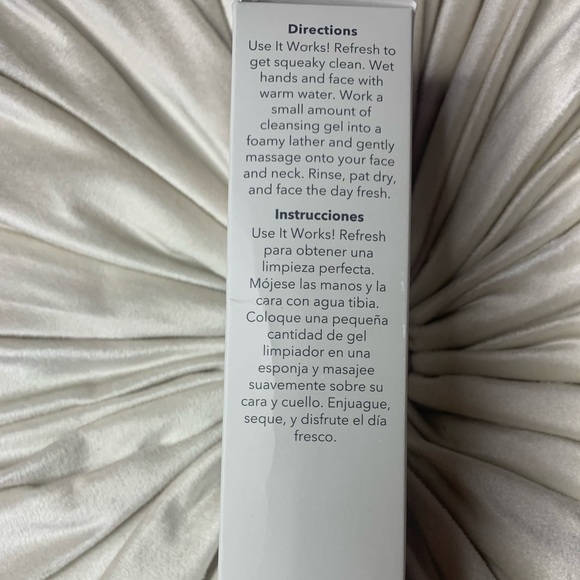 It works refresh cleansing gel - Picture 2 of 4
